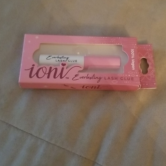 3e faux mink individual lash extensions and glue - Picture 3 of 4